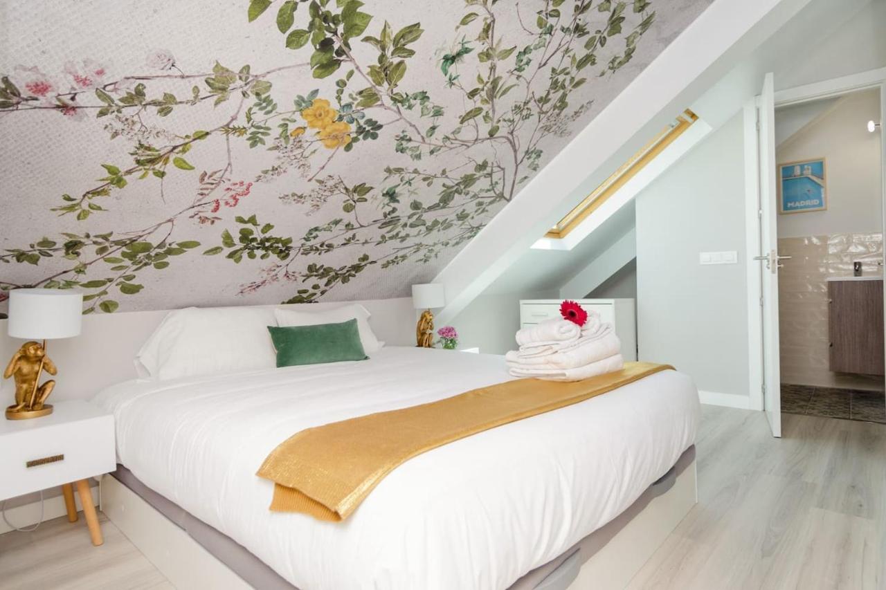 Precioso Atico Con Terraza En El Centro De Madrid Amazing Penthouse In Madrid Center Apartment Exterior photo