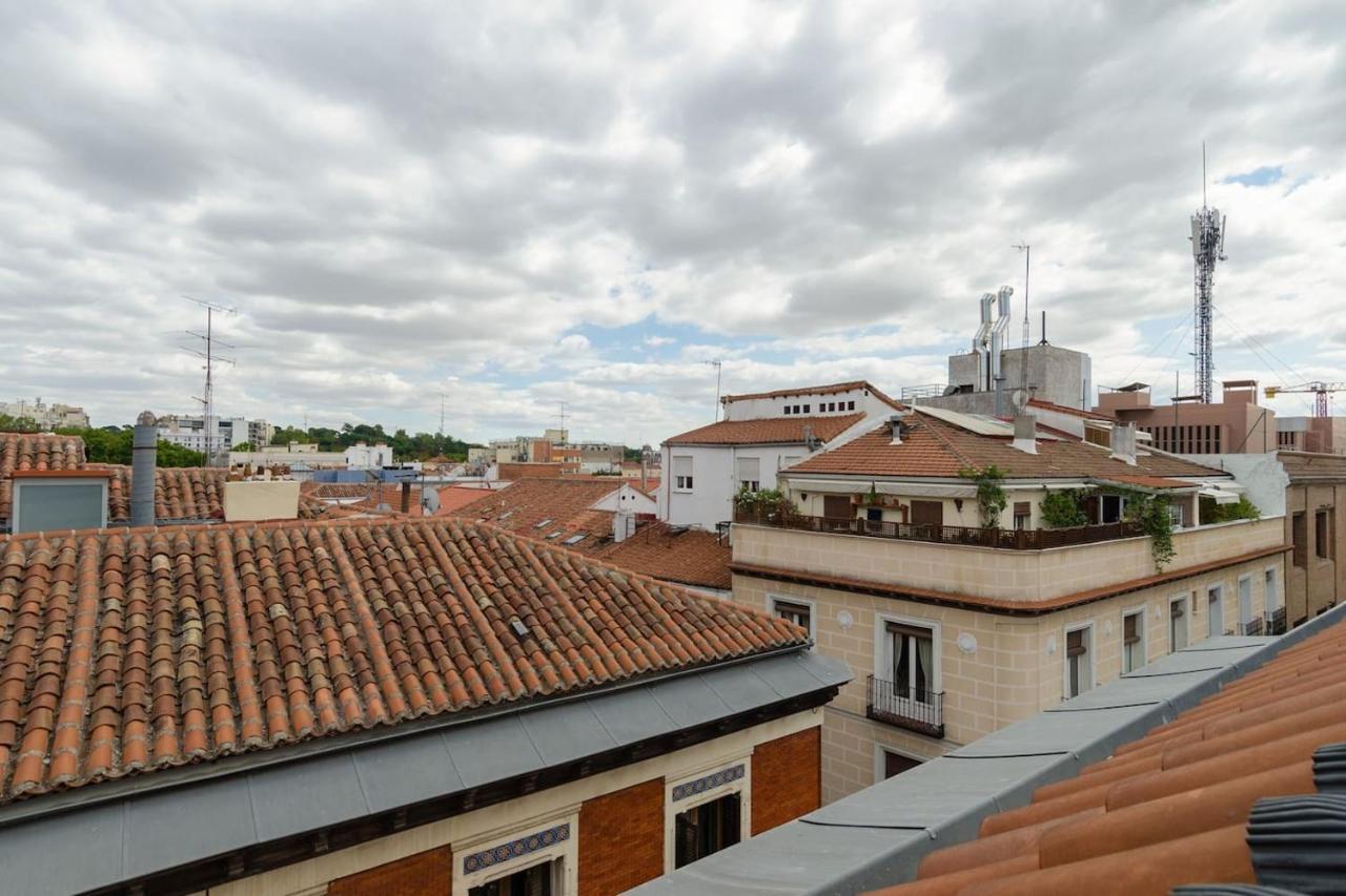 Precioso Atico Con Terraza En El Centro De Madrid Amazing Penthouse In Madrid Center Apartment Exterior photo